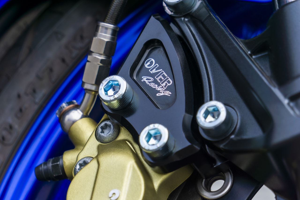 Fキャリパーサポート ブレンボ4P/40mm YZF-R25 19-/YZF-R3 19- ブラック 1個