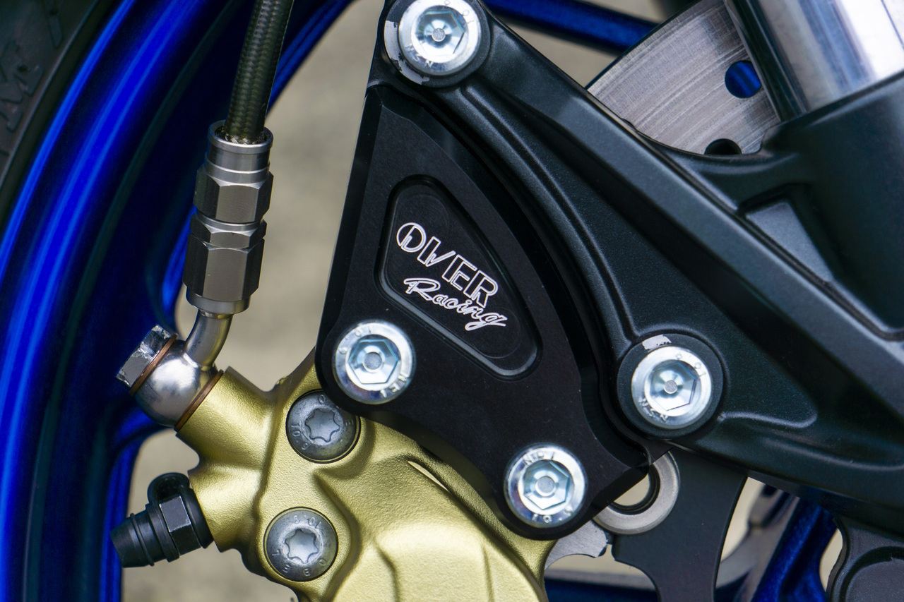 Fキャリパーサポート ブレンボ4P/40mm YZF-R25 19-/YZF-R3 19- ブラック 1個