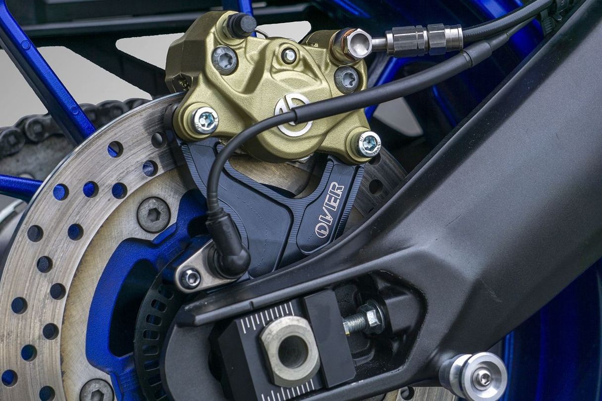 R Caliper Support BLK Brembo 2P MT-09 17-20 Black 1pc.