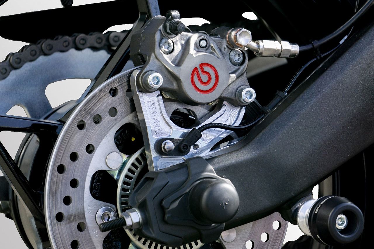 Rキャリパーサポート SIL ブレンボ2P/84mm ZX-25R シルバーアルマイト仕上げ 1個
