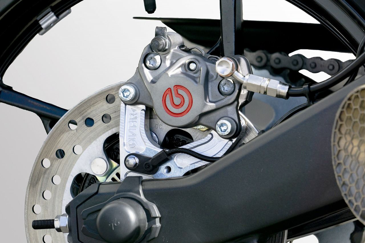 Rキャリパーサポート SIL ブレンボ2P/84mm ZX-25R シルバーアルマイト仕上げ 1個
