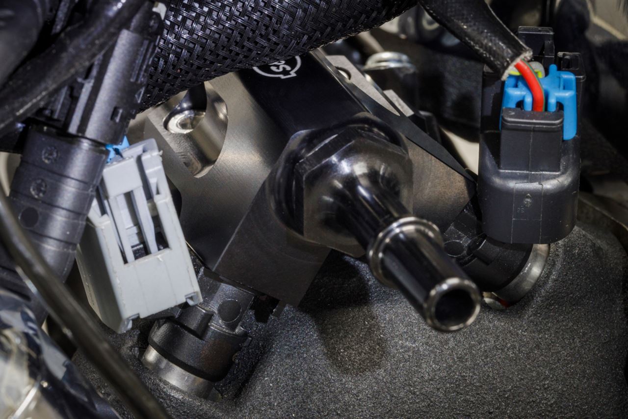 Billet Fuel Rail Kit M8 Touring