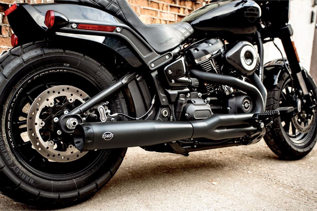 Super Street 2-1 M8 Black Softail