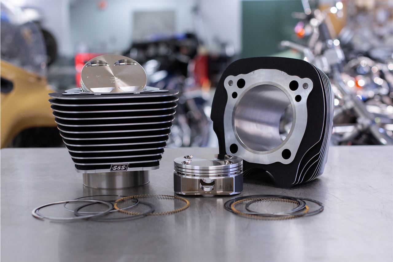 124 Big Bore Kit H/L M8 (107CI) Wrinkle Black Softail Touring