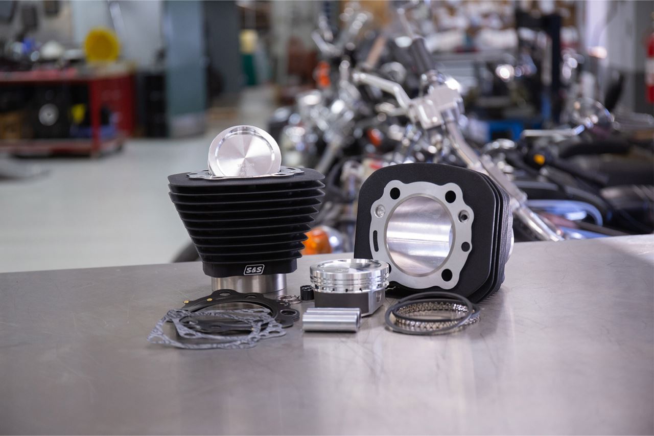 XL1200 Conversion Kit Wrinkle Black Sportster