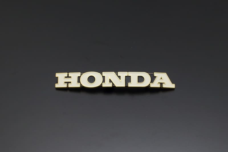 フューエルタンクエンブレム HONDA 左側 CB750K1