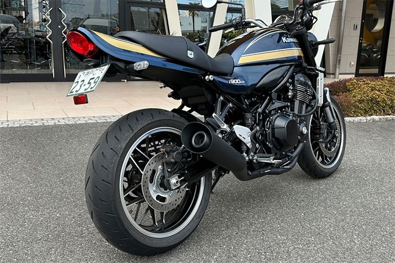 Slash Megaphone Exhaust, Black ◎JMCA certified: Road legal Z900RS/CAFE '18-'22, 1 piece