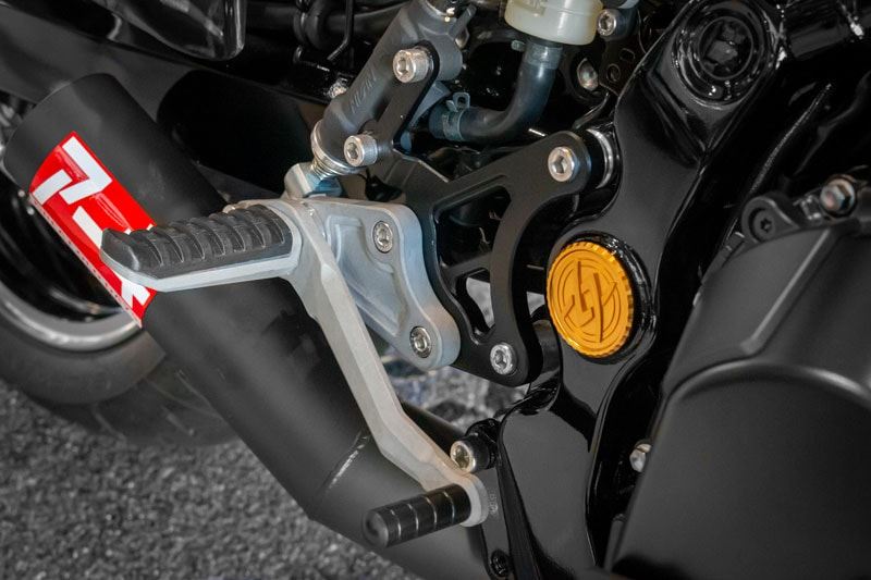 クラシカルバックステップ Z900RS 1点
