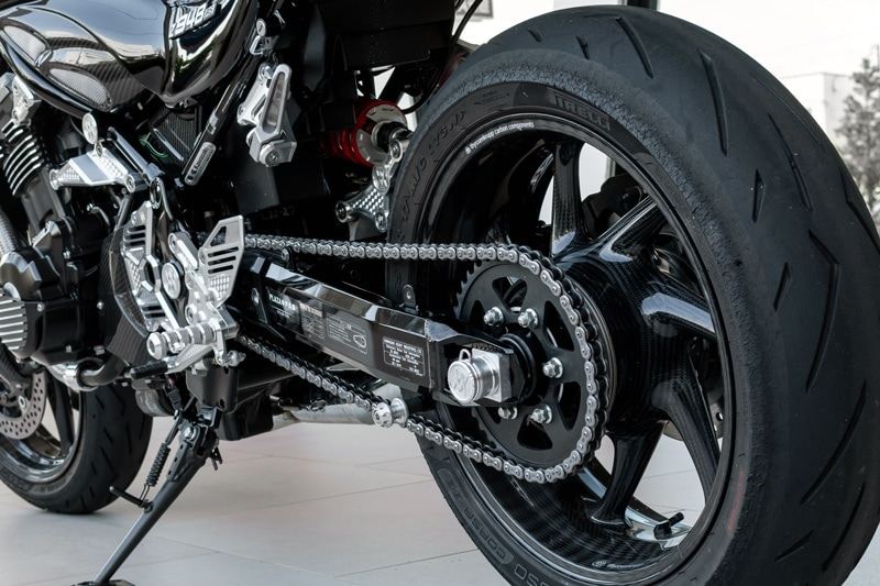 ブラック リアアクスルナットガード Z900RS/CAFE 1個