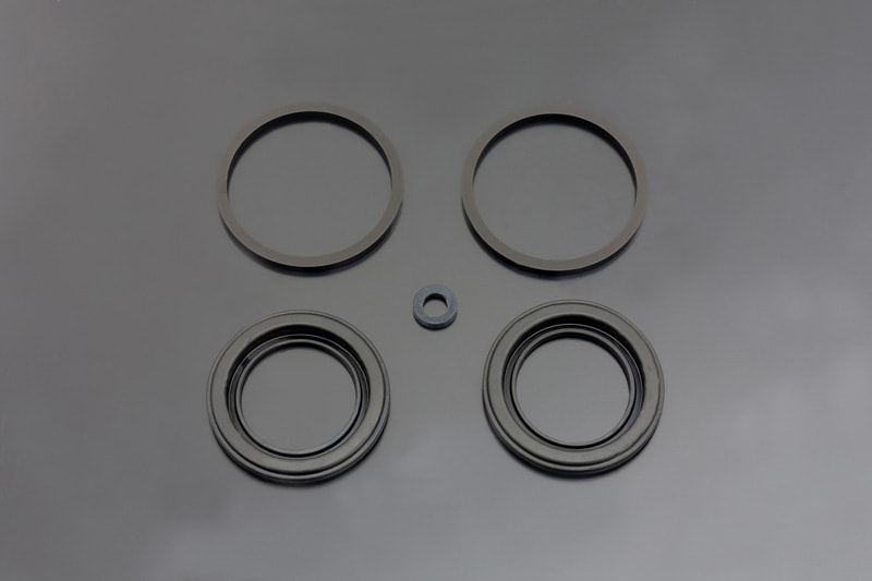 Z400FX E1-3 Rear Caliper Piston Seal Set 1 Set
