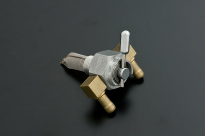 デュアルアウト レーシング 3000シリーズ 3/8\"NPT GSX-R専用タイプ 燃料コック