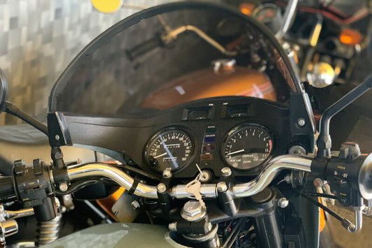 フロントカウルエンドキャップ 左側 1個入 Z1R