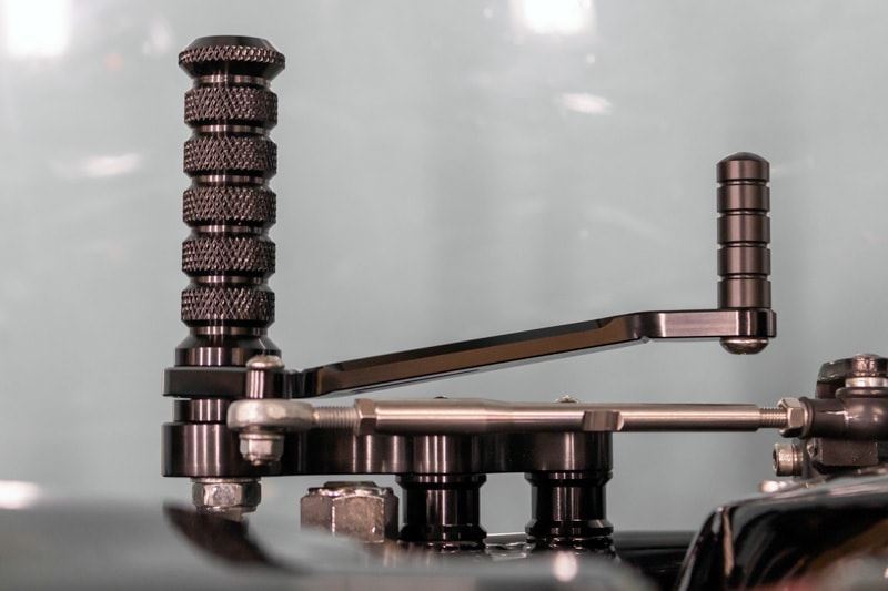 BILLETバックステップ TYPE-Z シルバー Z1 Z2 KZ900 Z750 Z750D1 KZ1000 KZ1000MK(2) Z750FX Z1-R