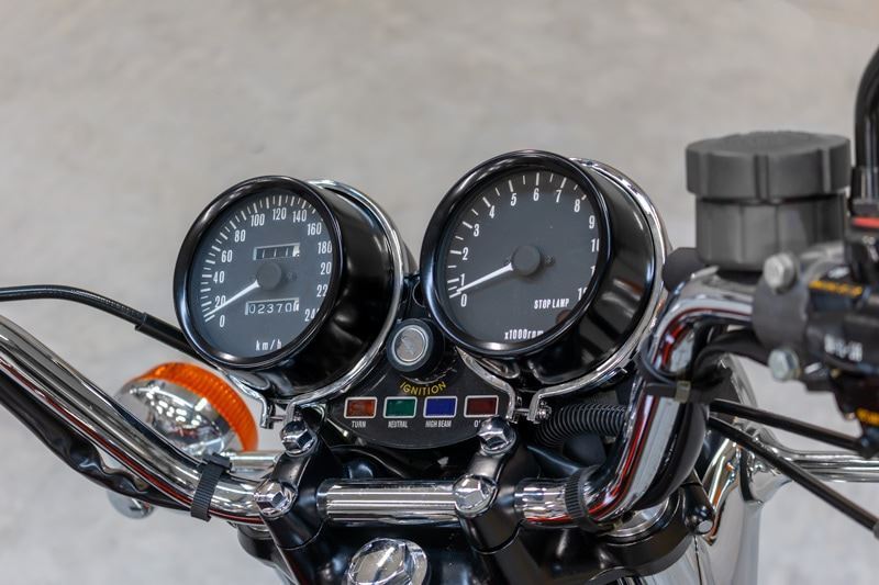 GPZ900R　Kawasaki メーターカバー 25023-1117 新品 メーターカバー ブラック 左右2個 Z1 Z2 KZ900 Z750 Z750D1 KZ1000