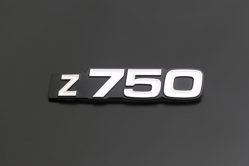 サイドカバーエンブレム Z750 左右共通 1枚入 Z750A4/A5/D1