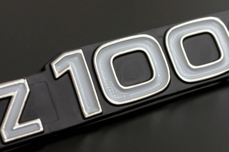 サイドカバーエンブレム Z1000 左右共通 1枚入