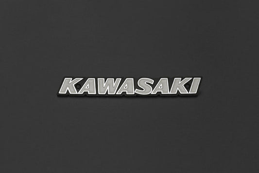 【アウトレット】KAWASAKIタンクエンブレム 左右共通 1個入 Z1/Z2