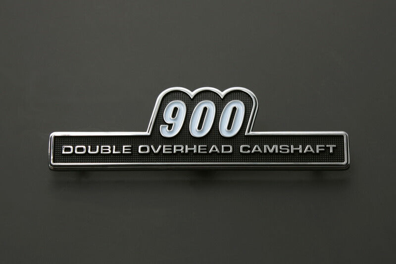 Early type 900 emblem, for left/right side, with speed nut, 1 piece