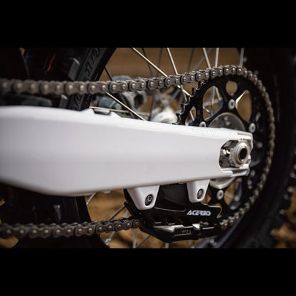 スイングアームプロテクション シルバー/ホワイト SX-F FC FE FX等