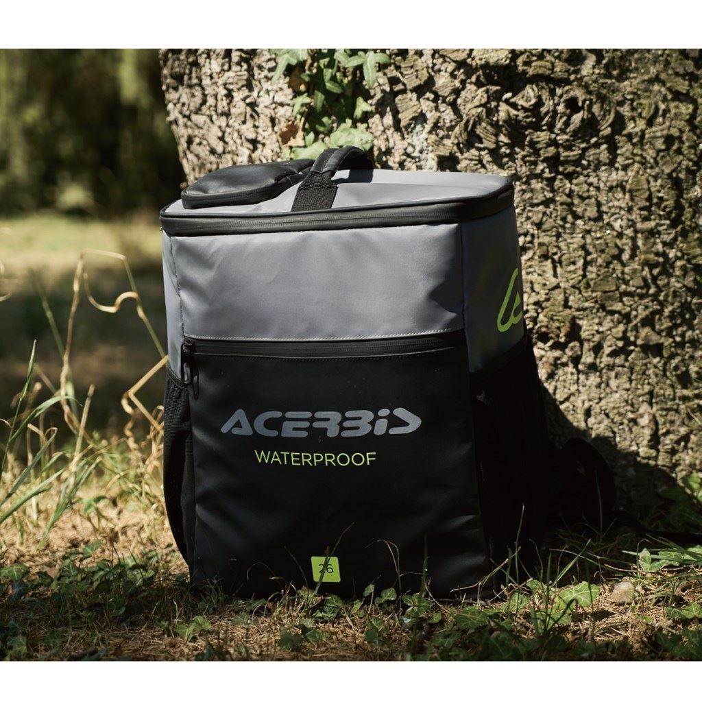 MOTO KAMP ARTIK バッグ ブラック/グレー 容量26L