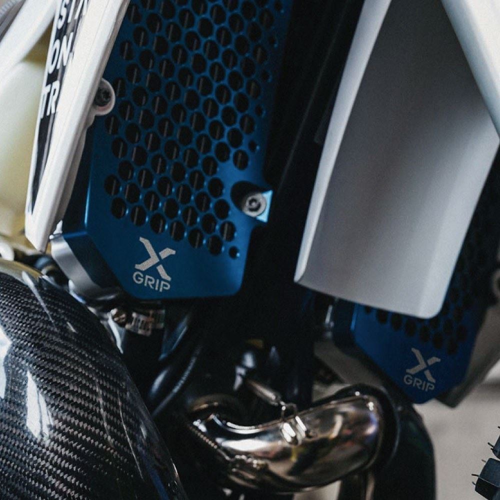 ラジエーターガード ブルー TE FE FC等