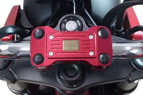 ハンドルクランプアッパーホルダー レッド グロム MSX125 モンキー125 ダックス125 CT125
