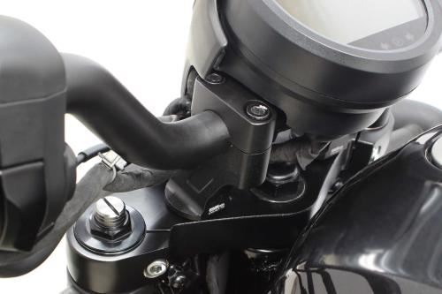 セットバックハンドルクランプ 20mmアップ ブラック レブル250/500/1100