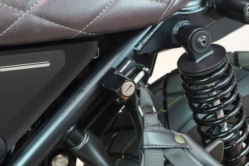 ヘルメットホルダーセット シート下 ブラック CL250 CL500