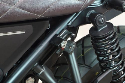 ヘルメットホルダーセット シート下 ブラック CL250 CL500