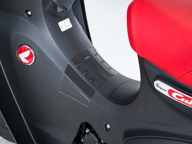 レッグシールドパッド ブラック 1個 C125 スーパーカブ用