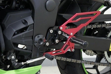 バックステップ レッド×ブラック Ninja 250R Ninja 250'13~ Z250'13~ ニンジャ 250R ニンジャ 250'13~ レッド×ブラック