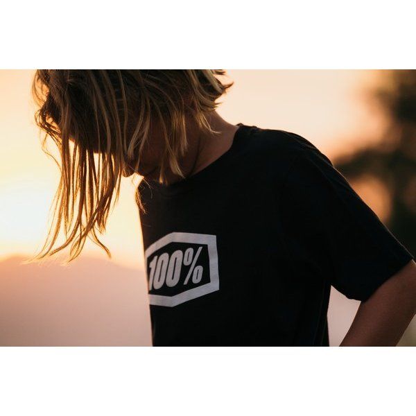 Tシャツ ESSENTIAL ブラック