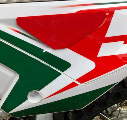 サイド Washカバー レッド CRF250R/450R 2025～26モデル用